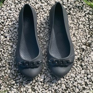 🖤Black Crocs Flats with Chain🖤
